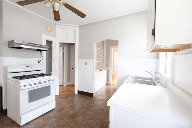 Building Photo - 19-21 Woodbridge St