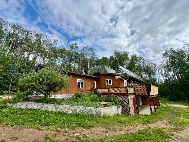 Primary Photo - 4-Bedroom Home in Fairbanks | Fenced Yard,...