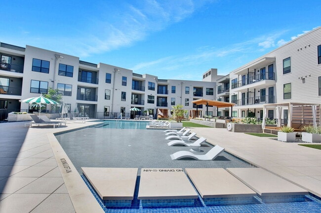 Building Photo - 1701 Simond Ave Ave