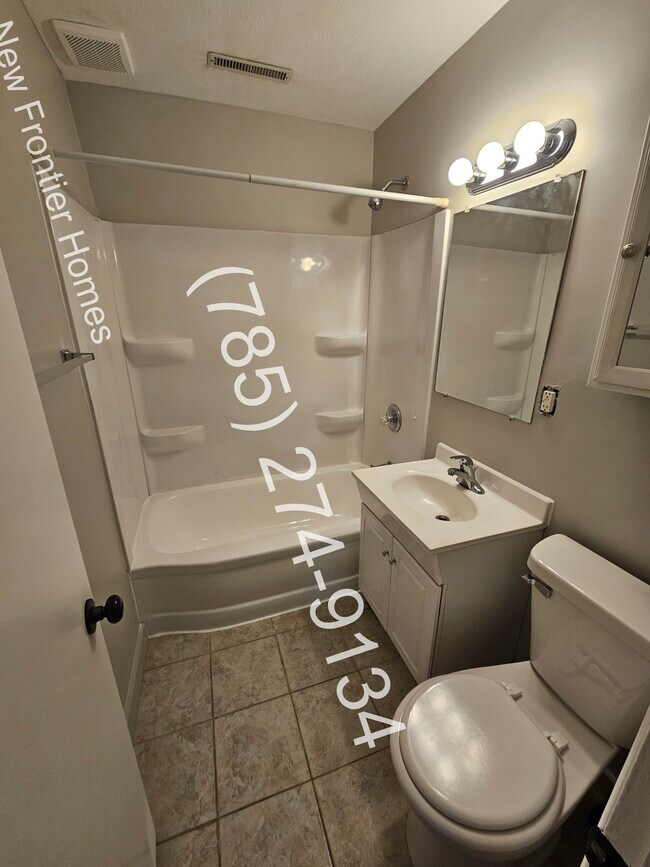 Building Photo - 1333 Ponca Ave