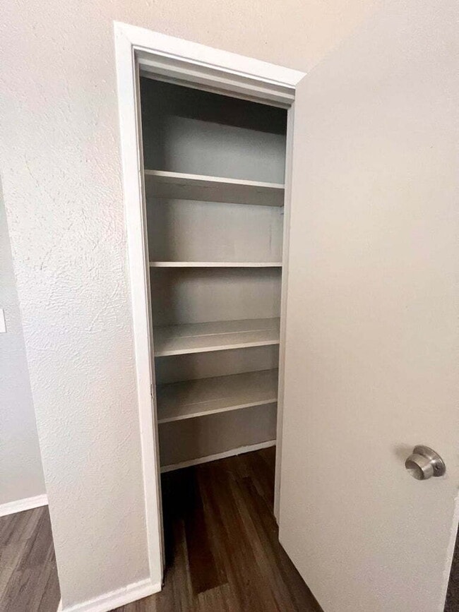 Building Photo - "Updated 2-Bedroom in Lubbock !"