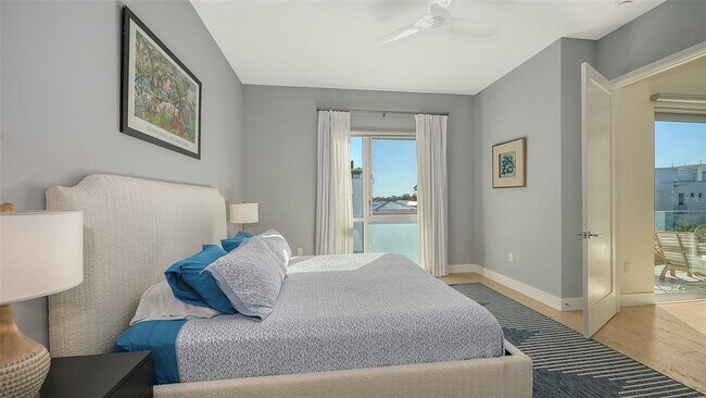 Building Photo - 635 S Orange Ave