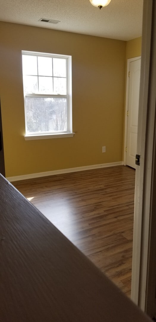 Building Photo - Beautiful Home Near Downtown Matthews