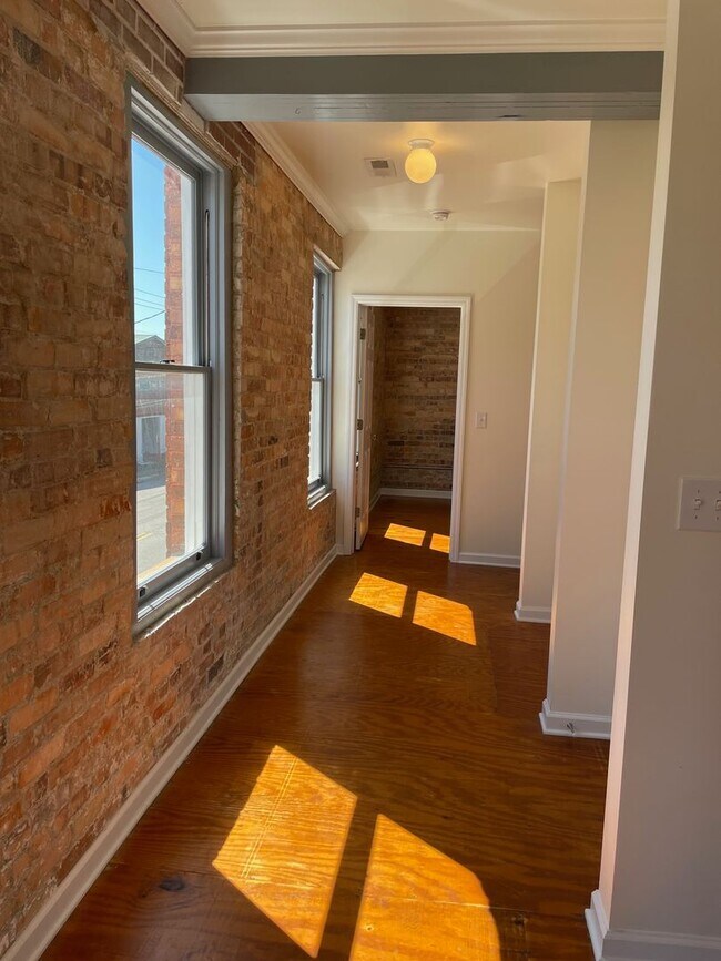 Building Photo - 1416
