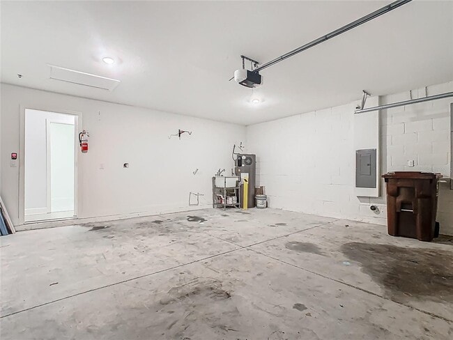 Building Photo - 260 Summerlin Loop