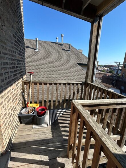 Building Photo - 4705 N Artesian Ave