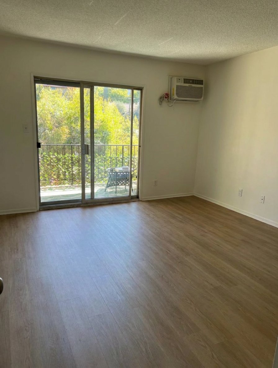 Building Photo - 2135 Ivar Ave