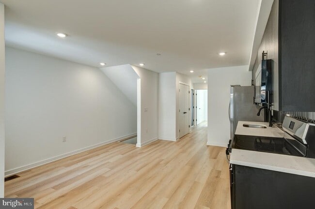 Building Photo - 2329 Ellsworth St