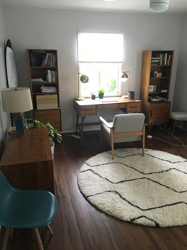 Building Photo - 514 N Van Ness Ave