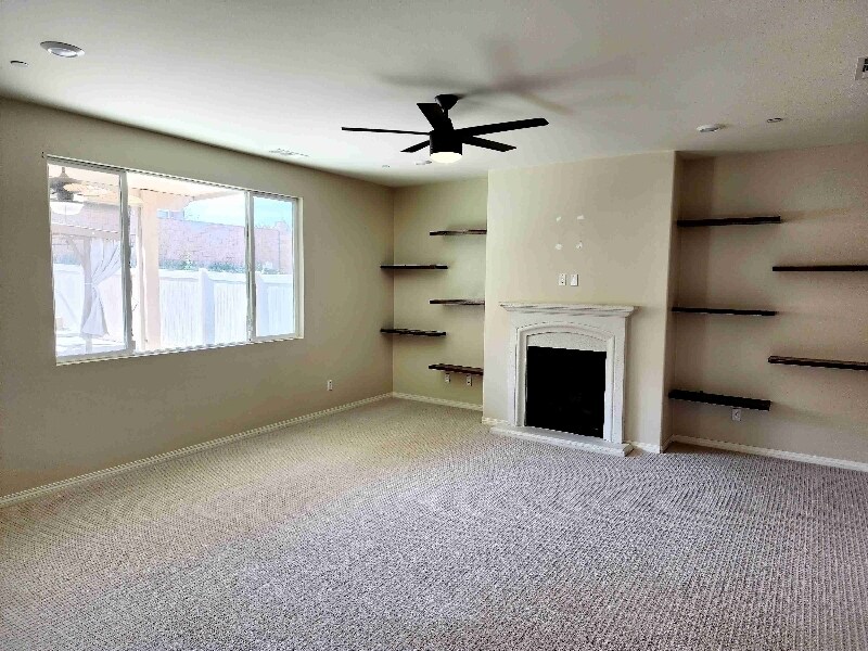 Building Photo - 26065 Plumcot Dr