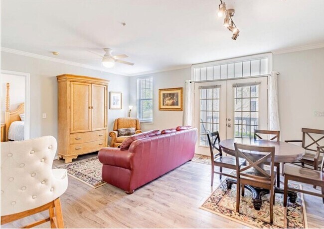 Building Photo - 700 Siena Palm Dr