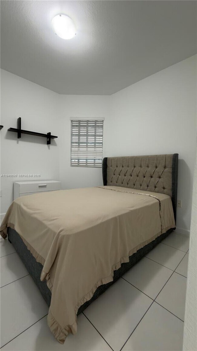 Building Photo - 8800 NW 97th Ave