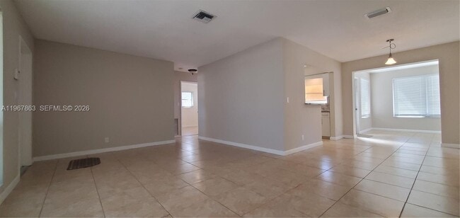 Building Photo - 1900 N 32nd Ct