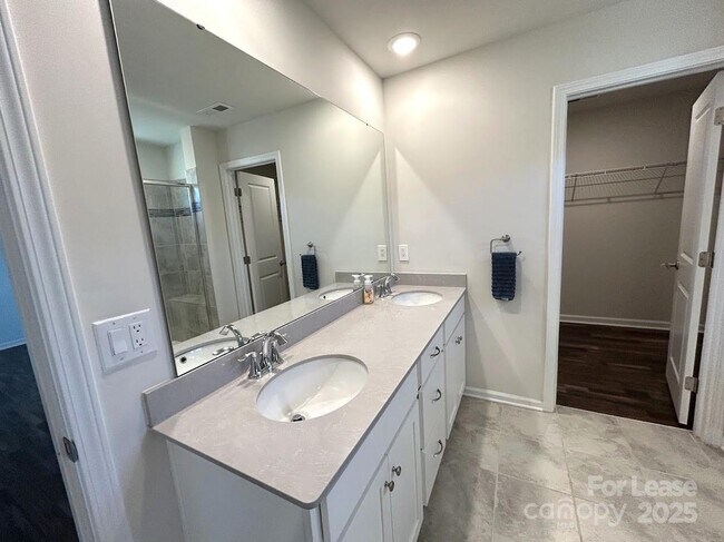 Building Photo - 1004 Whipcord Dr