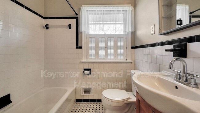 Building Photo - 5411 Windingbrook Rd