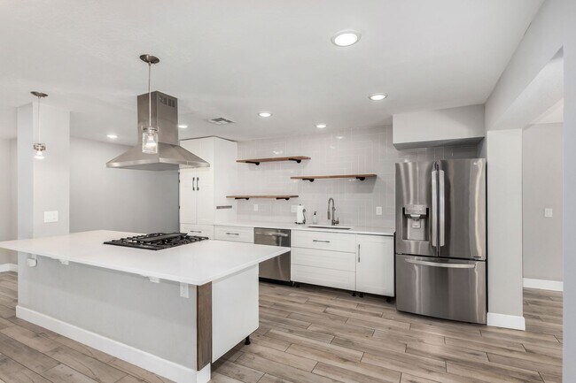 Building Photo - Beautiful Home available to lease!
