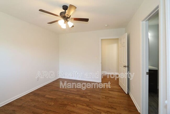 Building Photo - 1095 Ira St SW