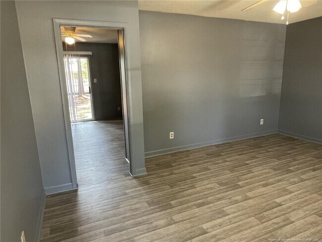 Building Photo - 323 Cadmium Ct