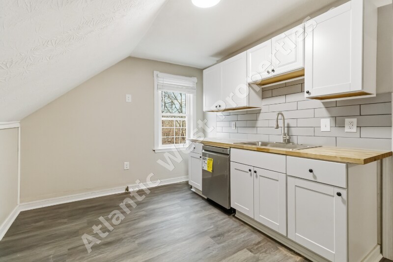 Building Photo - 1512 Blair Ave