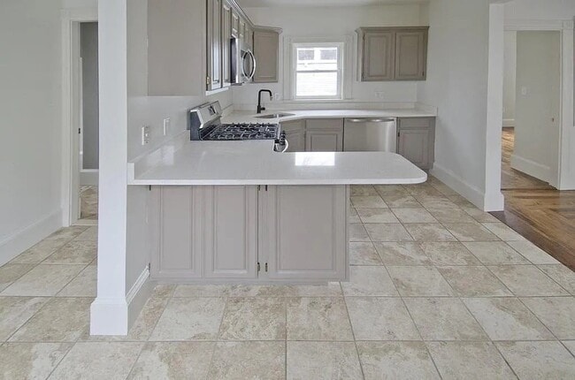 Building Photo - 15 Bearse Ave