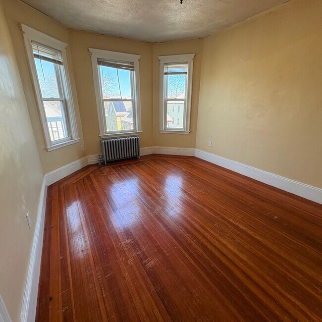 Building Photo - 46 Armandine St