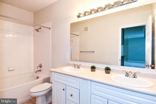 Building Photo - 13504 Derry Glen Ct