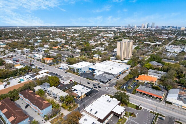 Building Photo - 3111 W De Leon St