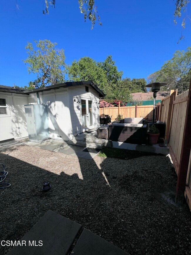 Building Photo - 3076 Los Robles Rd