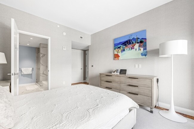 Building Photo - 300 Pier 4 Blvd.