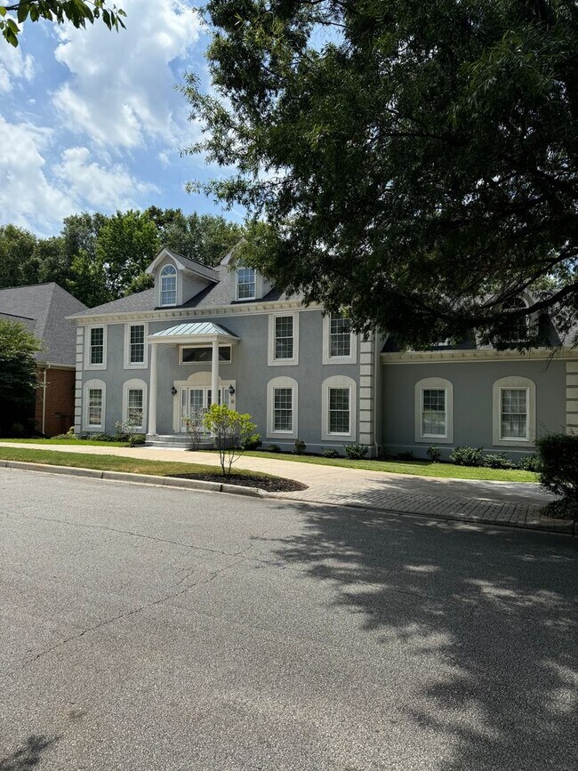 Building Photo - A MUST see off Pelham Road!