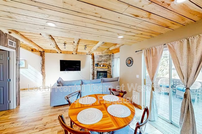 Building Photo - 1105 W Overland Pass Dr