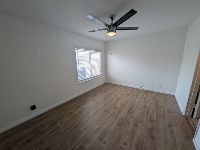 Building Photo - MOVE-IN READY - SPACIOUS 2-BEDROOM TOWNHOM...