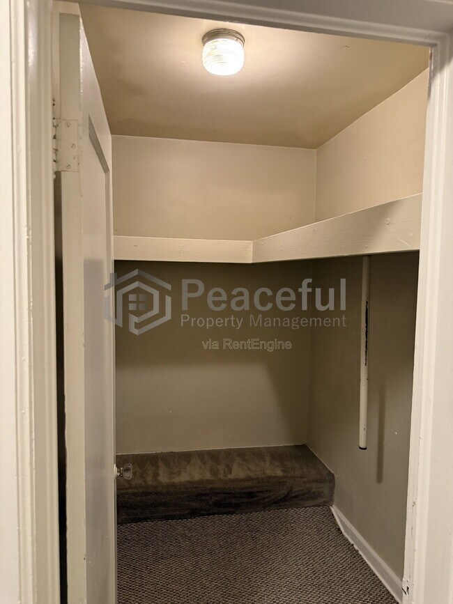 Building Photo - 417 Wall St