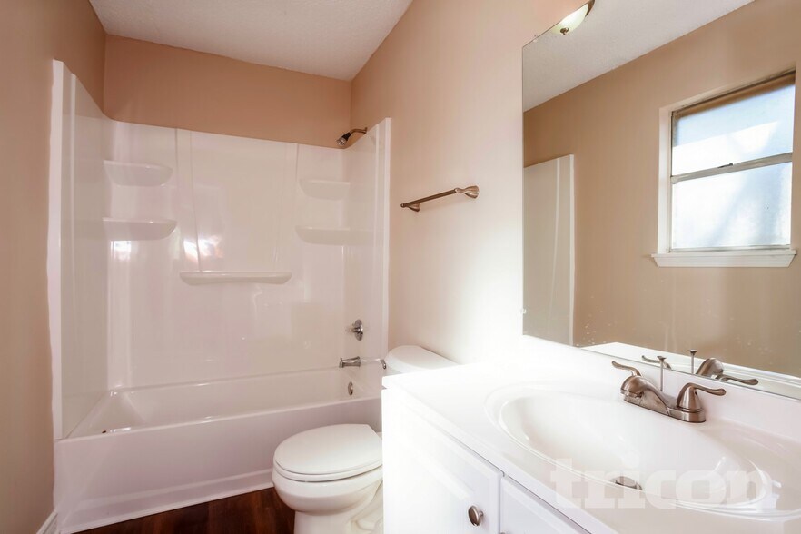 Building Photo - 12558 Chalmette St