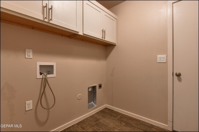 Building Photo - 621 Cedarwood Ave