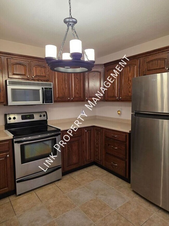 Building Photo - Beautiful 2 bedroom 2 full bath Condo near Missionary Ridge with garage, washer and dryer and gas...
