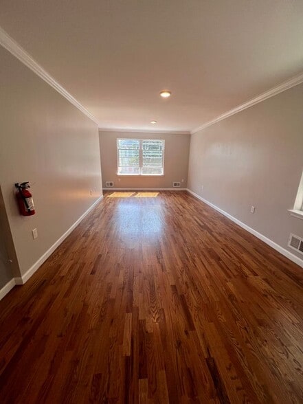 Building Photo - 241 Franklin St