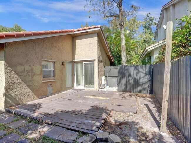 Building Photo - 1257 NW 91st Ave