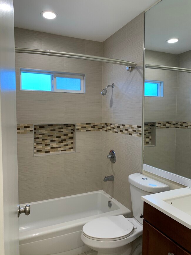 Building Photo - 10315 S Figueroa St