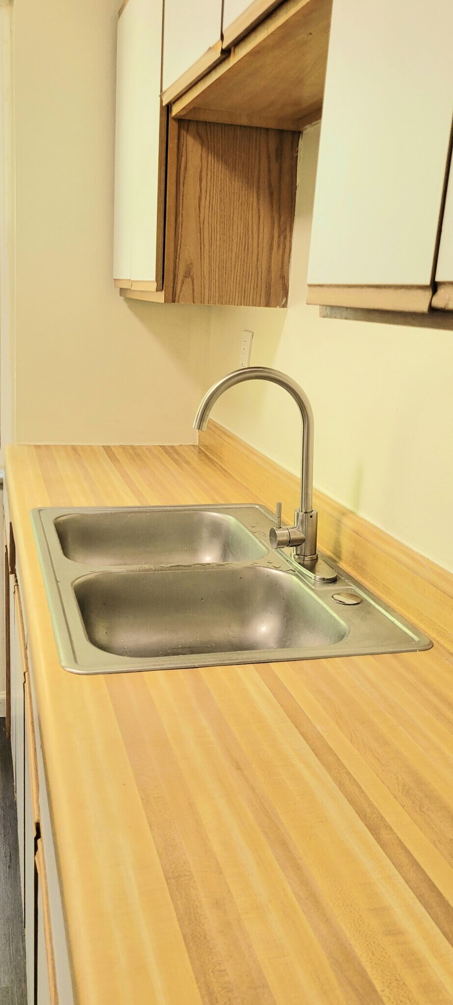 Kitchen - 2936 W McMicken Ave