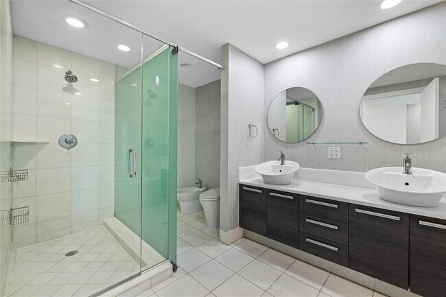 Building Photo - 2950 NE 188th St