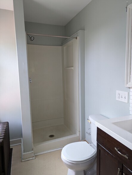 Building Photo - 329 Madison Ave