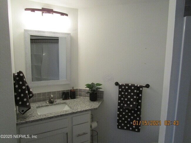 Building Photo - 410 S Villa San Marco Dr