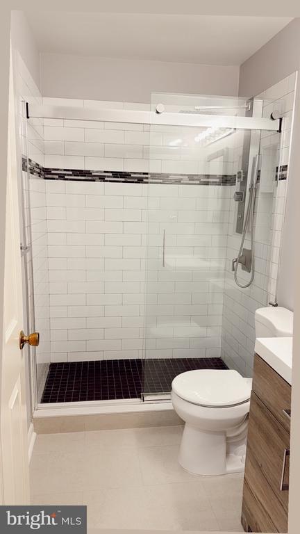 Building Photo - 101 Sarahs Ln