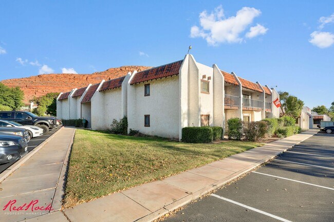 Building Photo - 2 Bedroom Condo in the Heart of St. George!