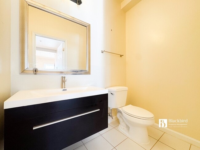 Building Photo - 5030 B St SE