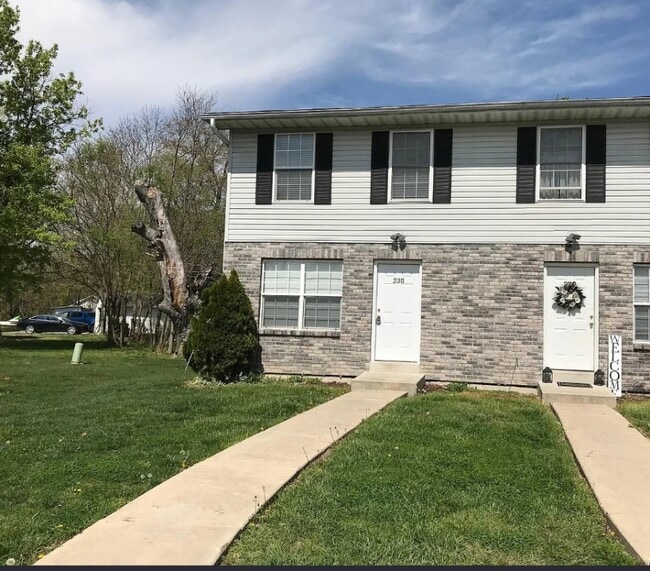 Primary Photo - 228 Truman Ct