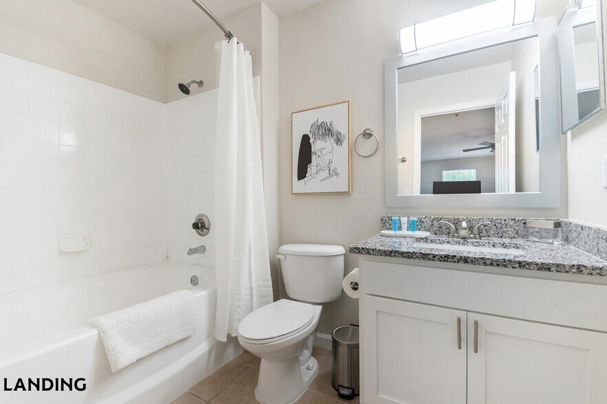 Building Photo - 2801 Biltmore Park Dr