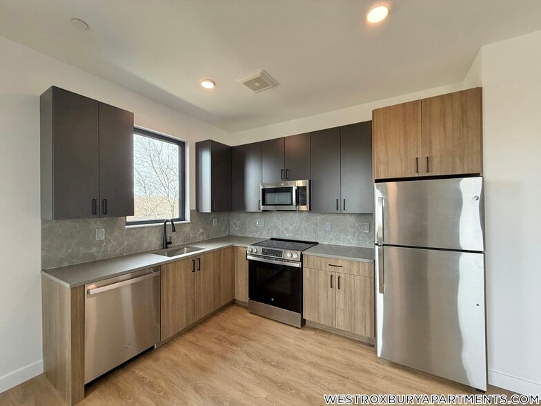 Building Photo - 199 Gardner St