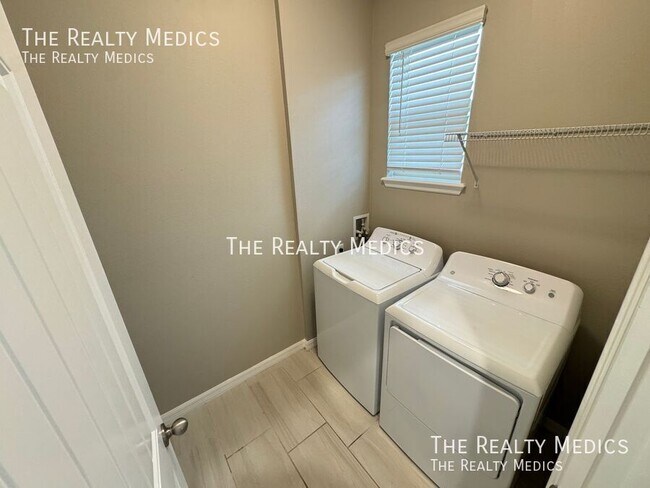 Building Photo - 16149 Mangrove Rd